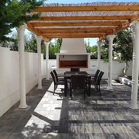 Elizabeta Appartement Nin
