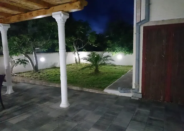 Elizabeta Apartman Nin